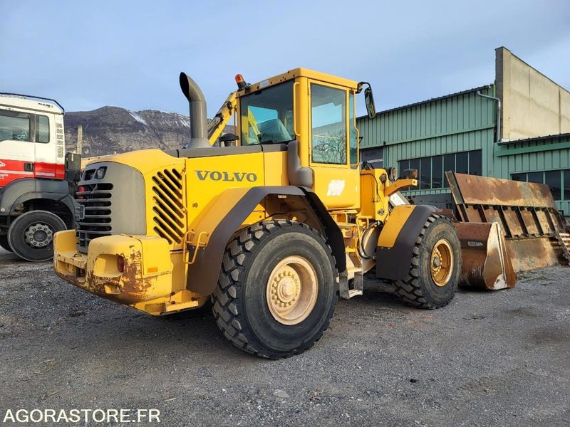 CHARGEUSE VOLVO L90E 2005 9500 HEURES - Loader: picture 1 CHARGEUSE VOLVO L90E 2005 9500 HEURES - Loader: picture 1