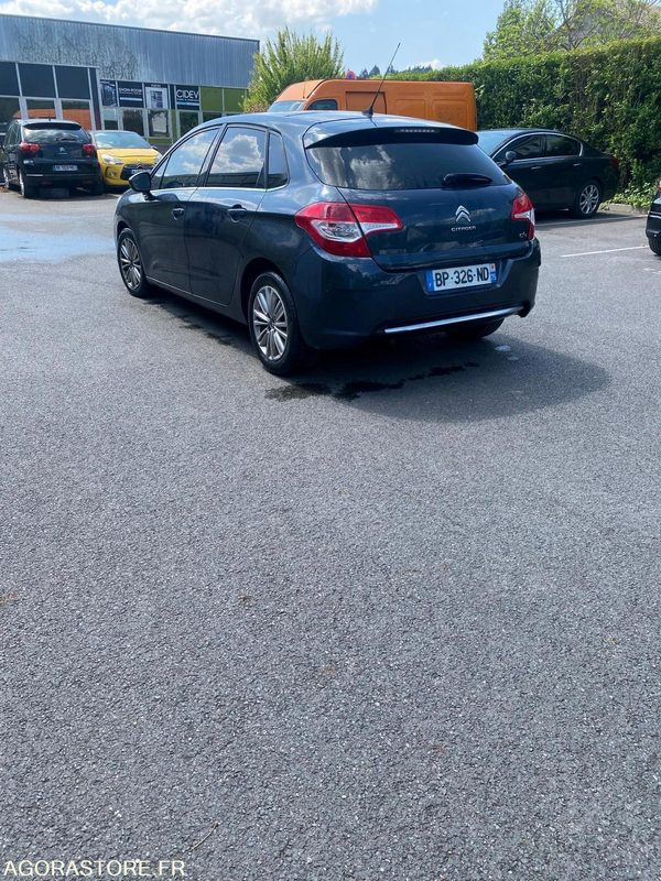 CITROEN C4 essence - 2011 - 210 000km - Car: picture 5 CITROEN C4 essence - 2011 - 210 000km - Car: picture 5