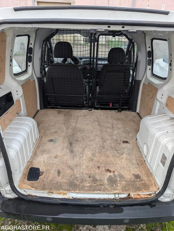 CITROEN NEMO 1.4 HDI - 137 030 KM - Small van: picture 4 CITROEN NEMO 1.4 HDI - 137 030 KM - Small van: picture 4
