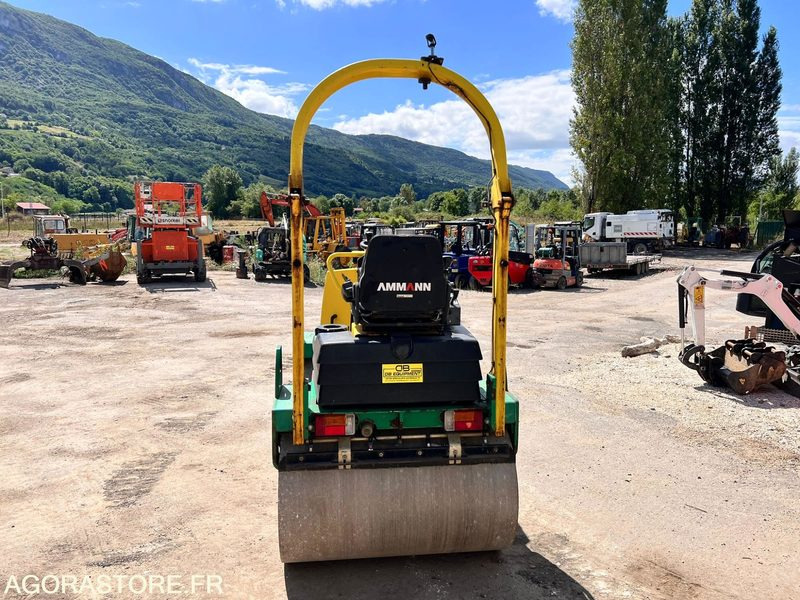 COMPACTEUR AMMANN AV26-2 ROULEAU TANDEM VIBRANT ARTICULÉ - ANNÉE 2008 - 1765 H - Roller: picture 2 COMPACTEUR AMMANN AV26-2 ROULEAU TANDEM VIBRANT ARTICULÉ - ANNÉE 2008 - 1765 H - Roller: picture 2