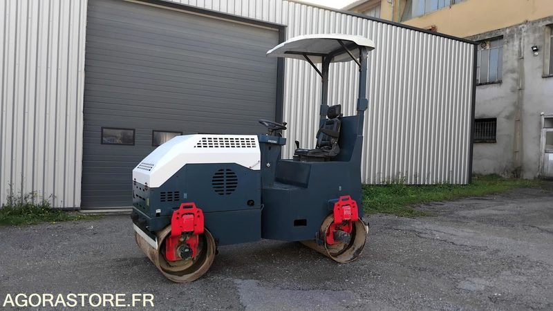 COMPACTEUR ROUTIER - Roller: picture 2 COMPACTEUR ROUTIER - Roller: picture 2