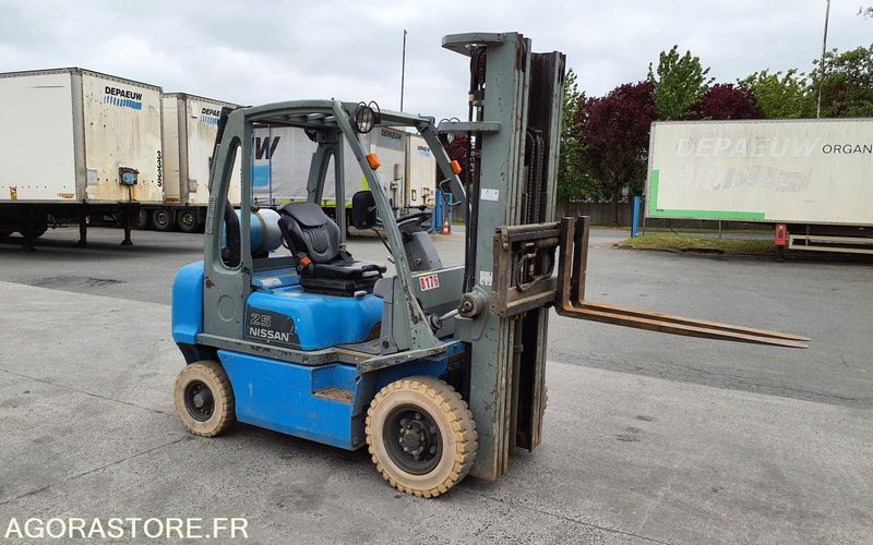 Chariot élévateur frontal GAZ Nissan 2827 heures Triplex UD02A25PQ - 3F550 - Forklift: picture 4 Chariot élévateur frontal GAZ Nissan 2827 heures Triplex UD02A25PQ - 3F550 - Forklift: picture 4