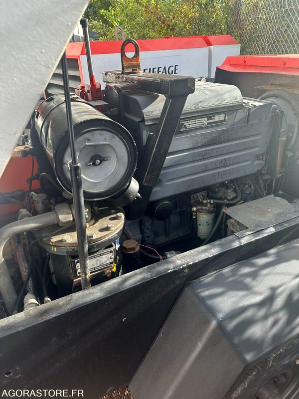 Compresseur mobile INGERSOLL P180 5m3/mm - Air compressor: picture 5 Compresseur mobile INGERSOLL P180 5m3/mm - Air compressor: picture 5