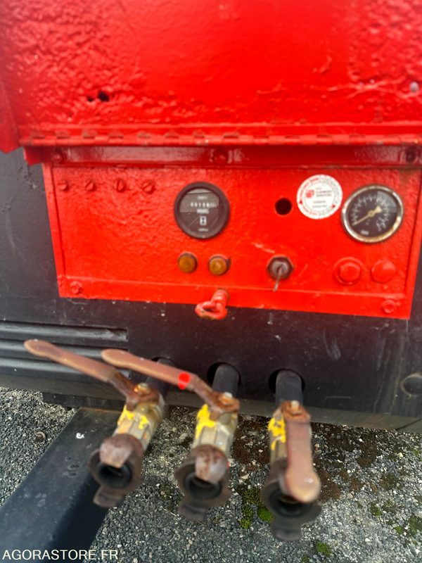 Compresseur mobile INGERSOLL P180 5m3/mm - Air compressor: picture 2 Compresseur mobile INGERSOLL P180 5m3/mm - Air compressor: picture 2