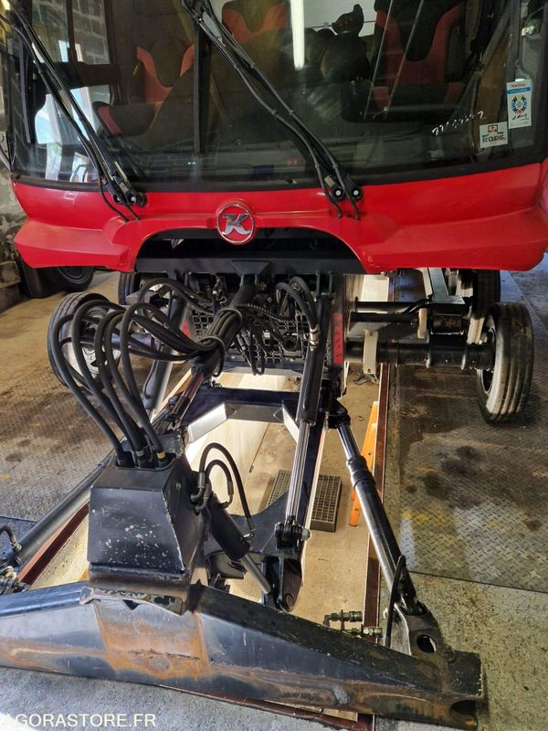 Dameuse Kässbohrer Pisten Bully PB600 - Snow removal vehicle: picture 4 Dameuse Kässbohrer Pisten Bully PB600 - Snow removal vehicle: picture 4