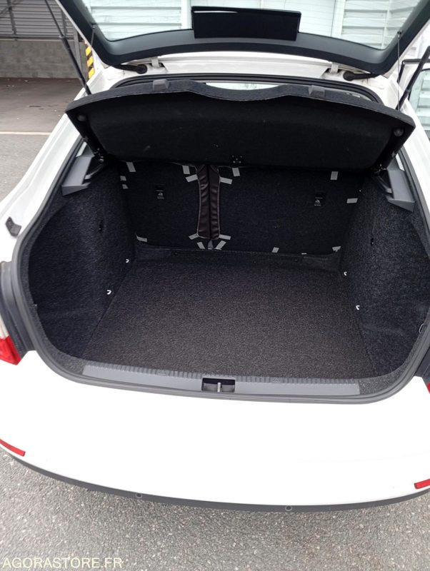 EZ-948-HK - Roulant - SKODA OCTAVIA - VP - 431 000 Kms - Car: picture 5 EZ-948-HK - Roulant - SKODA OCTAVIA - VP - 431 000 Kms - Car: picture 5