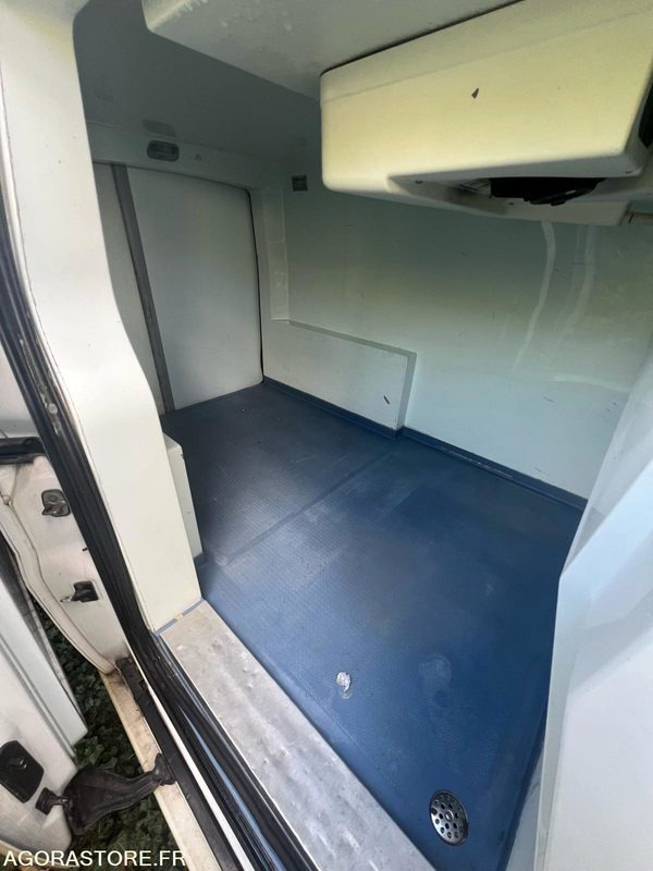 FIAT- SCUDO - 2015 - 350 000 KM - FRIGORIFIQUE MULTI TEMPERATURE - Refrigerated van: picture 4 FIAT- SCUDO - 2015 - 350 000 KM - FRIGORIFIQUE MULTI TEMPERATURE - Refrigerated van: picture 4