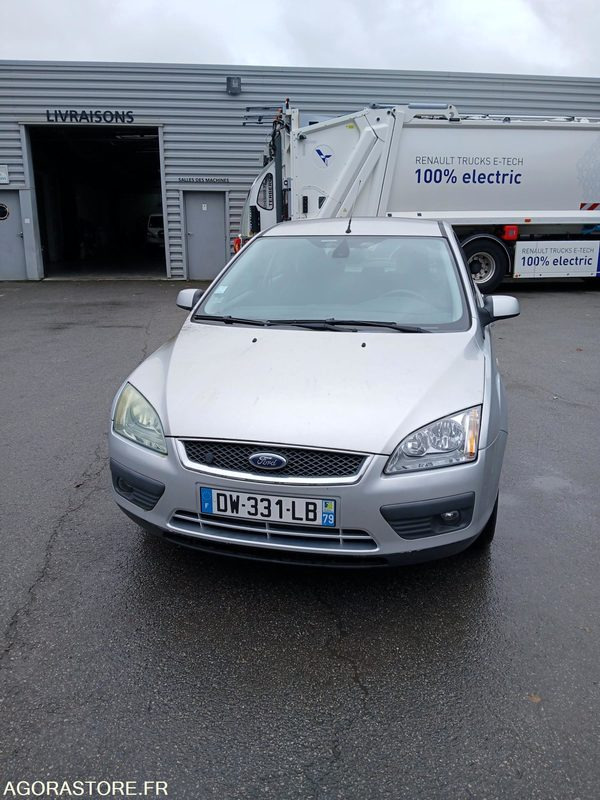 FORD FOCUS 1.8 ESSENCE - 2006 - 135 225 km - Car: picture 1 FORD FOCUS 1.8 ESSENCE - 2006 - 135 225 km - Car: picture 1