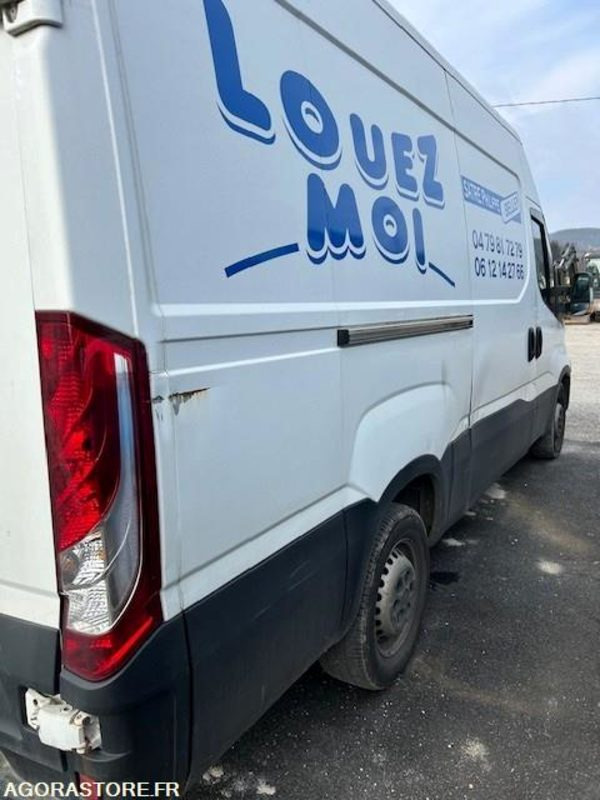 FOURGON IVECO DAILY 35-150 120000 KM 2016 - Panel van: picture 4 FOURGON IVECO DAILY 35-150 120000 KM 2016 - Panel van: picture 4