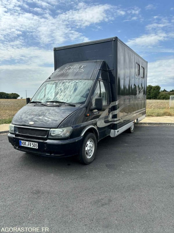 Fourgon FORD - Transport de 2 Chevaux - 2004 - 137 510 KM - Panel van: picture 1 Fourgon FORD - Transport de 2 Chevaux - 2004 - 137 510 KM - Panel van: picture 1
