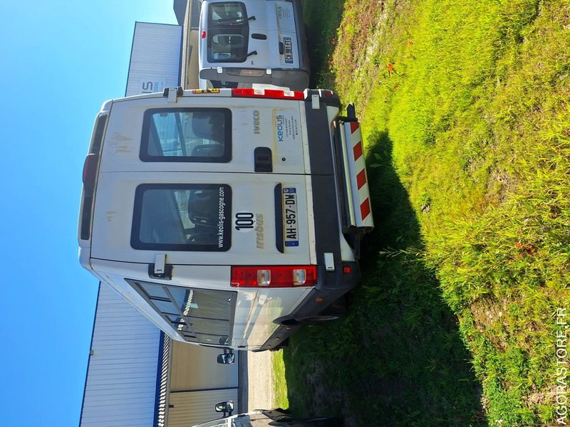 IVECO BUS DAILY N°092063 - Minibus, Passenger van: picture 4 IVECO BUS DAILY N°092063 - Minibus, Passenger van: picture 4