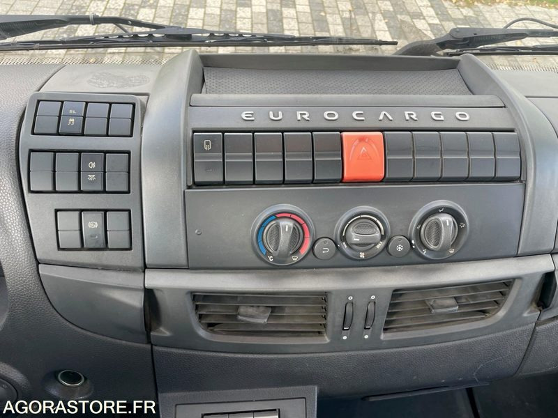 IVECO EUROCARGO PLATEAU - 2015 - 295 000KM - Dropside/ Flatbed truck: picture 5 IVECO EUROCARGO PLATEAU - 2015 - 295 000KM - Dropside/ Flatbed truck: picture 5