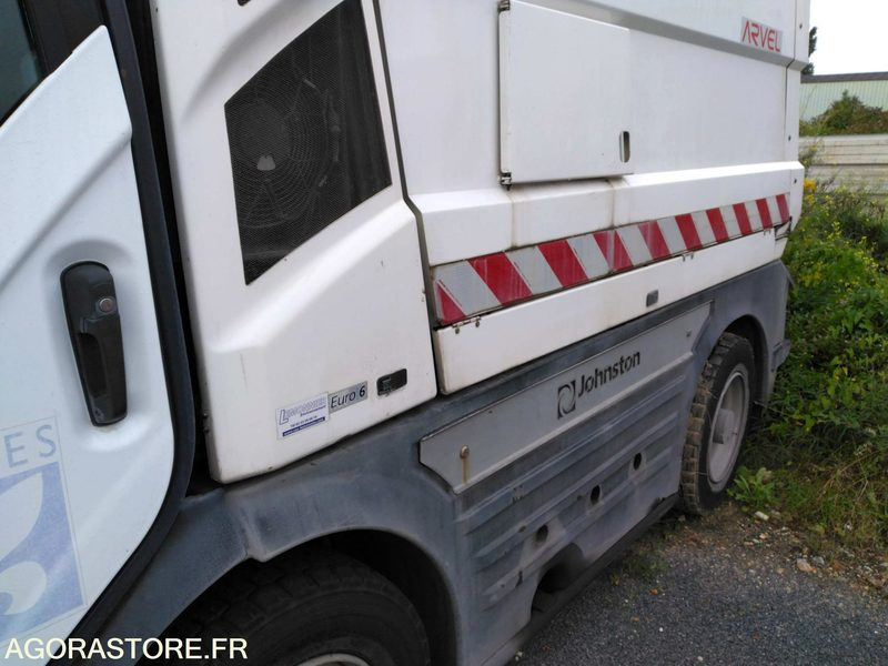 JOHNSTON SWEPPER - Road sweeper: picture 1 JOHNSTON SWEPPER - Road sweeper: picture 1