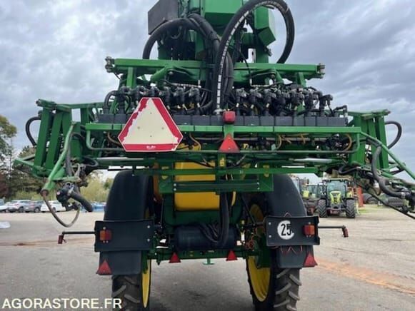 John Deere TF840I - Trailed sprayer: picture 4 John Deere TF840I - Trailed sprayer: picture 4