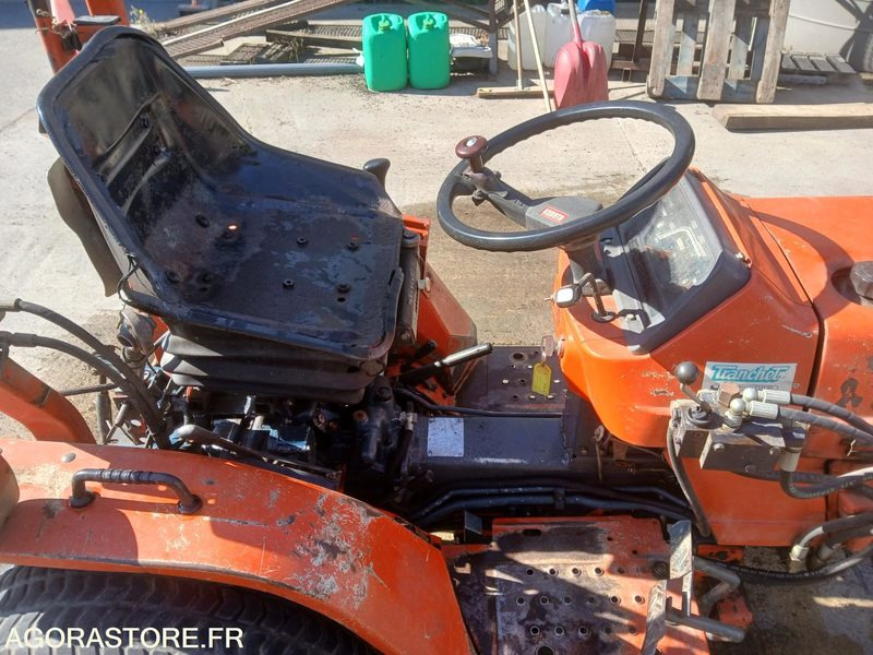 KUBOTA 1750D 4677 h 1990 - Farm tractor: picture 3 KUBOTA 1750D 4677 h 1990 - Farm tractor: picture 3