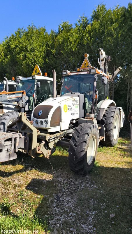 Lot Renault - Tracteur ergos 446 Roto 209 - 2009 et FAUCHEUSE NOREMAT VISIOBRA - Farm tractor: picture 1 Lot Renault - Tracteur ergos 446 Roto 209 - 2009 et FAUCHEUSE NOREMAT VISIOBRA - Farm tractor: picture 1
