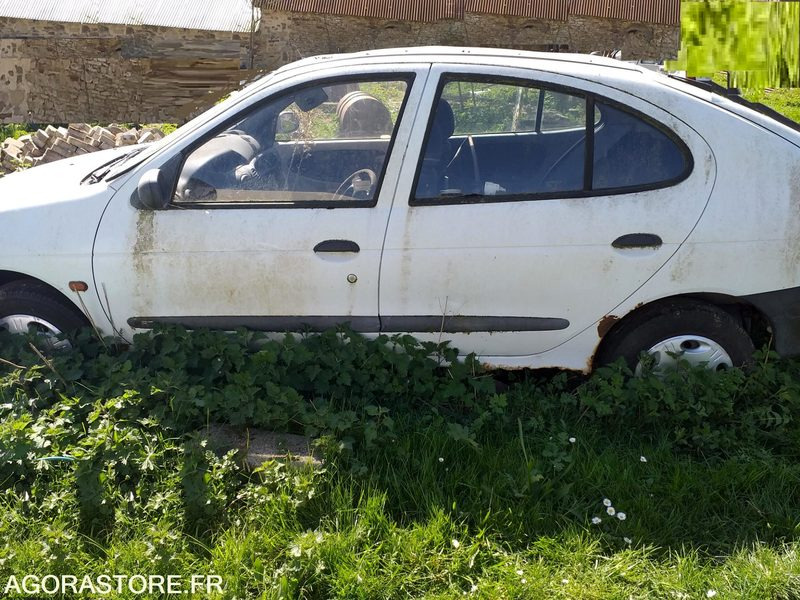 MEGANE pour pieces - Car: picture 2 MEGANE pour pieces - Car: picture 2