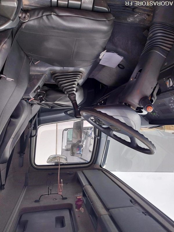 MERCEDES Actros HUWER 2004 (250 000Km) NON ROULANT EXPORT UNIQUEMENT - Vacuum truck: picture 3 MERCEDES Actros HUWER 2004 (250 000Km) NON ROULANT EXPORT UNIQUEMENT - Vacuum truck: picture 3