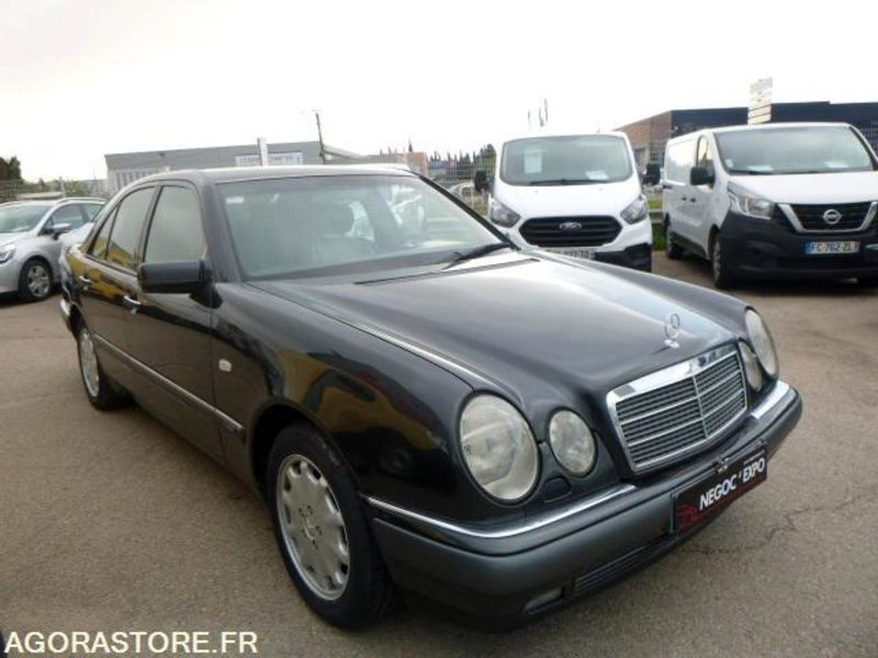 MERCEDES classe E 420 v8 W210 - 1996 - immatriculation espagnole - Car: picture 1 MERCEDES classe E 420 v8 W210 - 1996 - immatriculation espagnole - Car: picture 1
