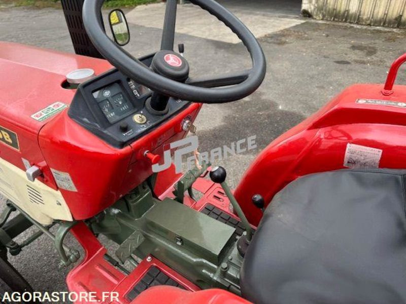 MICROTRACTEUR YANMAR 20CV 2 CYLINDRES 1150CM3 D'OCCASION 2RM TRES BON ETAT 810H - Farm tractor: picture 3 MICROTRACTEUR YANMAR 20CV 2 CYLINDRES 1150CM3 D'OCCASION 2RM TRES BON ETAT 810H - Farm tractor: picture 3