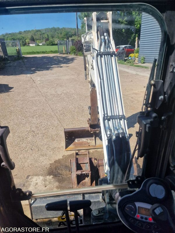 MINI PELLE SUR CHENILLE CAOUTCHOUC BOBCAT 5T E45 AVEC 3 GODETS - 2017 - 1715h - Mini excavator: picture 3 MINI PELLE SUR CHENILLE CAOUTCHOUC BOBCAT 5T E45 AVEC 3 GODETS - 2017 - 1715h - Mini excavator: picture 3