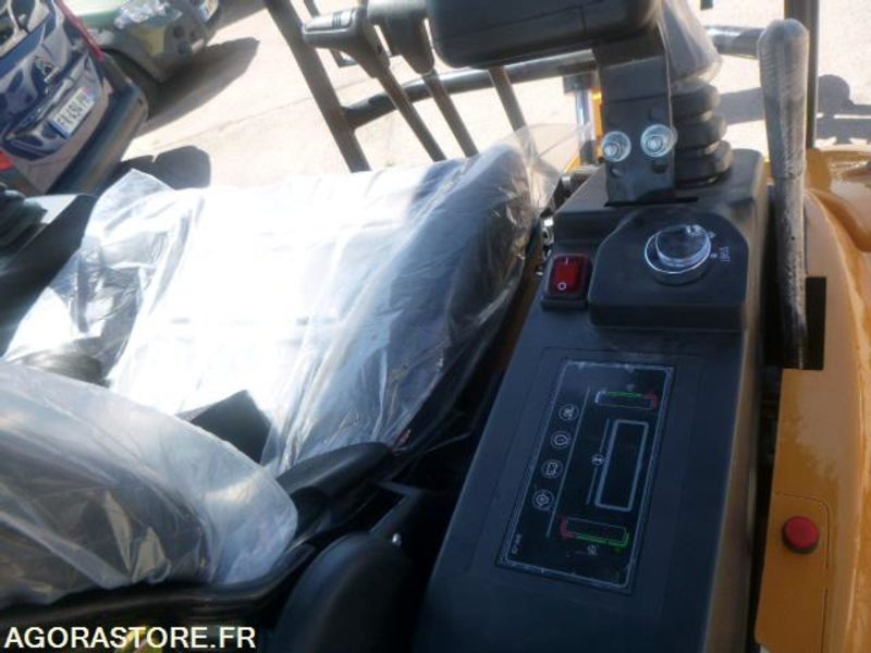 Excavator MINIPELLE 1T8 MOTEUR 3 CYLINDRES KUBOTA: picture 11
