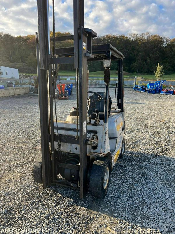 Caterpillar chariot élévateur diesel - Material handling equipment: picture 2 Caterpillar chariot élévateur diesel - Material handling equipment: picture 2