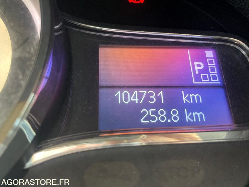 Megane III Phase 3 Estate 1.5 dCi 110 cv BVA DN561LX - Station wagon: picture 5 Megane III Phase 3 Estate 1.5 dCi 110 cv BVA DN561LX - Station wagon: picture 5