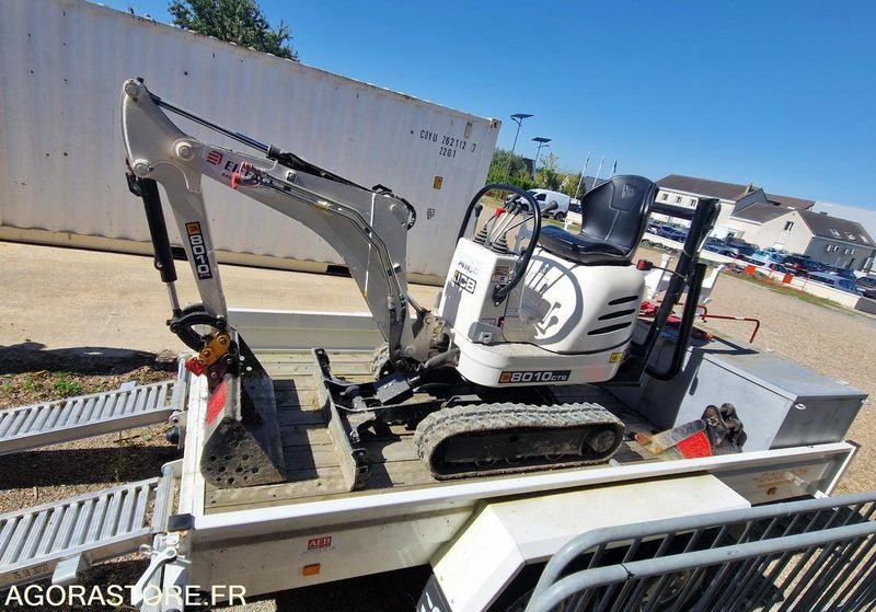 Mini Pelle 1T JCB 8010CTS + Remorque - 2023 / (NEUVE) 19 HEURES (EMF201) - Mini excavator: picture 1 Mini Pelle 1T JCB 8010CTS + Remorque - 2023 / (NEUVE) 19 HEURES (EMF201) - Mini excavator: picture 1