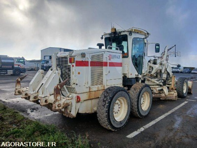 NIVEULEUSE - CATERPILLAR - 120M - 2011 - 12600H - Grader: picture 3 NIVEULEUSE - CATERPILLAR - 120M - 2011 - 12600H - Grader: picture 3