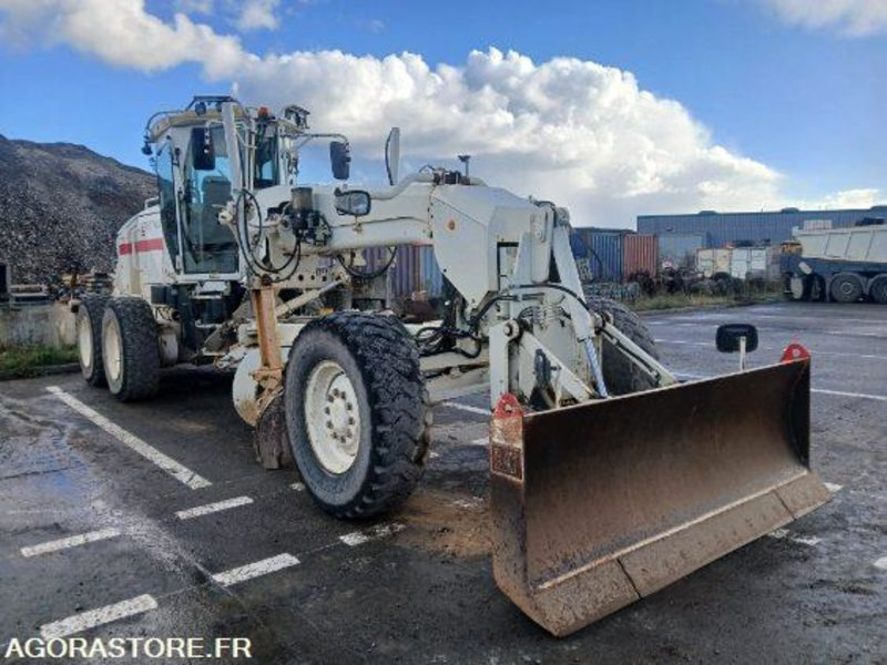 NIVEULEUSE - CATERPILLAR - 120M - 2011 - 12600H - Grader: picture 5 NIVEULEUSE - CATERPILLAR - 120M - 2011 - 12600H - Grader: picture 5