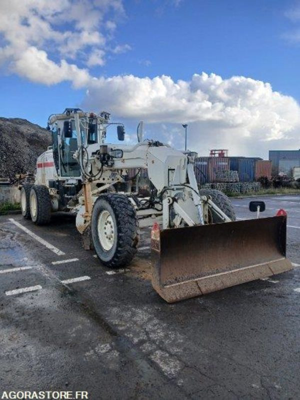 NIVEULEUSE - CATERPILLAR - 120M - 2011 - 12600H - Grader: picture 1 NIVEULEUSE - CATERPILLAR - 120M - 2011 - 12600H - Grader: picture 1