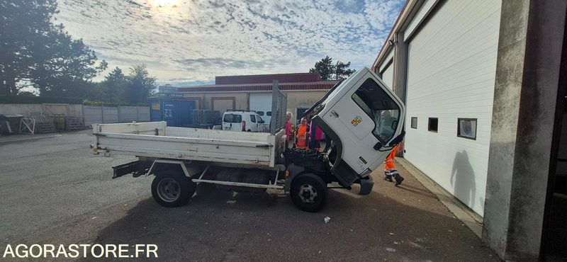 Nissan Cabstar - Tipper van: picture 4 Nissan Cabstar - Tipper van: picture 4