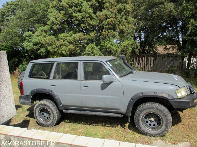 Nissan Patrol Y61 Station Wagon moteur 6 cylindres 4.2 Turbo Diesel 160cv BM5 - SUV: picture 4 Nissan Patrol Y61 Station Wagon moteur 6 cylindres 4.2 Turbo Diesel 160cv BM5 - SUV: picture 4