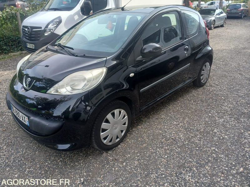 PEUGEOT 107 3 Portes 1.0 i 12V 68cv (boîte auto) 2008 181197km - Car: picture 1 PEUGEOT 107 3 Portes 1.0 i 12V 68cv (boîte auto) 2008 181197km - Car: picture 1