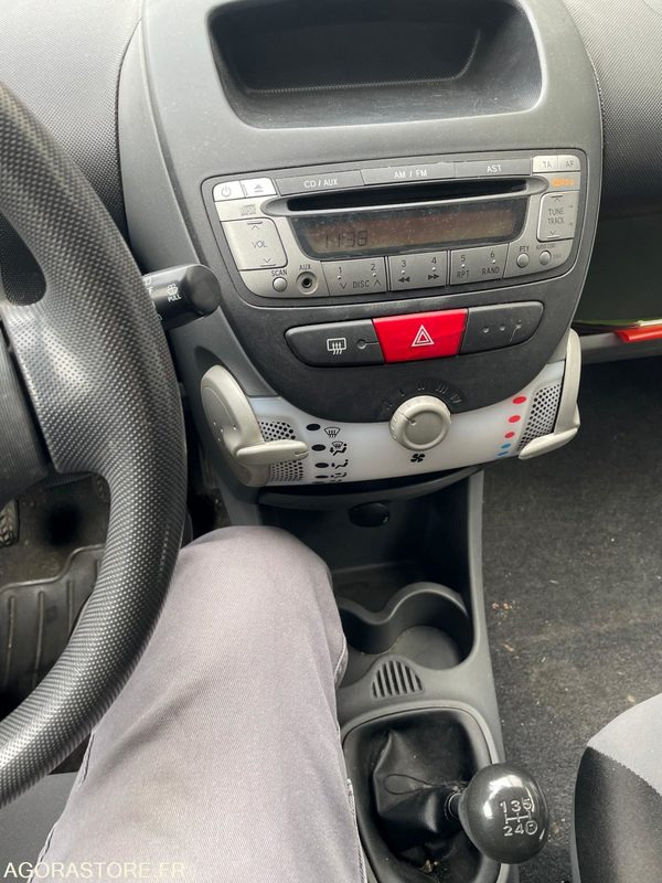 PEUGEOT 107 BE-791-GB - Car: picture 5 PEUGEOT 107 BE-791-GB - Car: picture 5