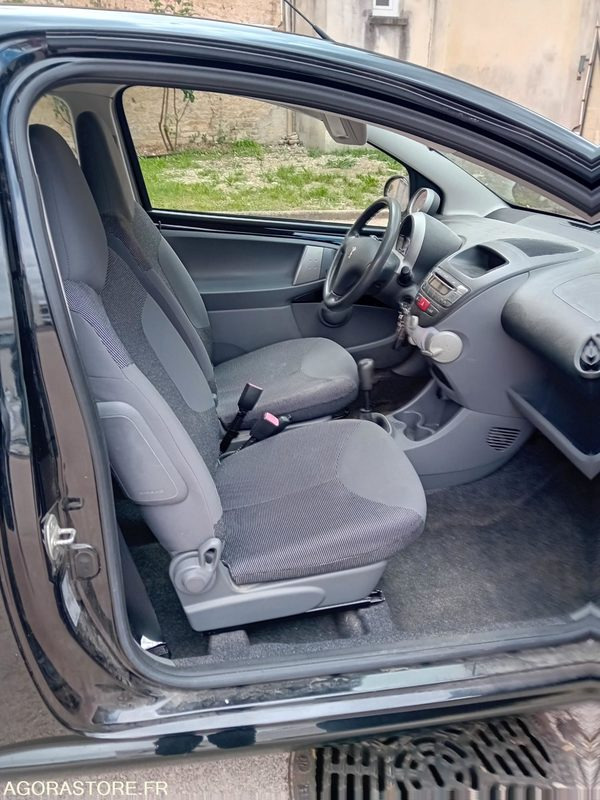 PEUGEOT 107 - Car: picture 4 PEUGEOT 107 - Car: picture 4