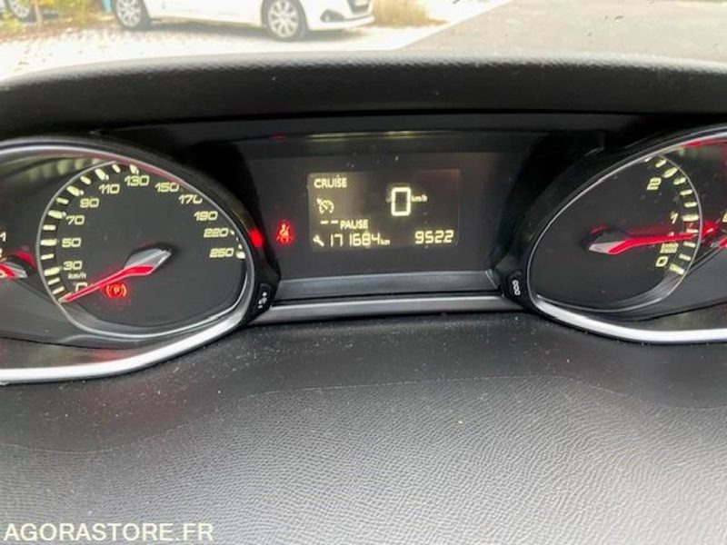 PEUGEOT 308SW - 2016 - 172000 KM - Station wagon: picture 5 PEUGEOT 308SW - 2016 - 172000 KM - Station wagon: picture 5