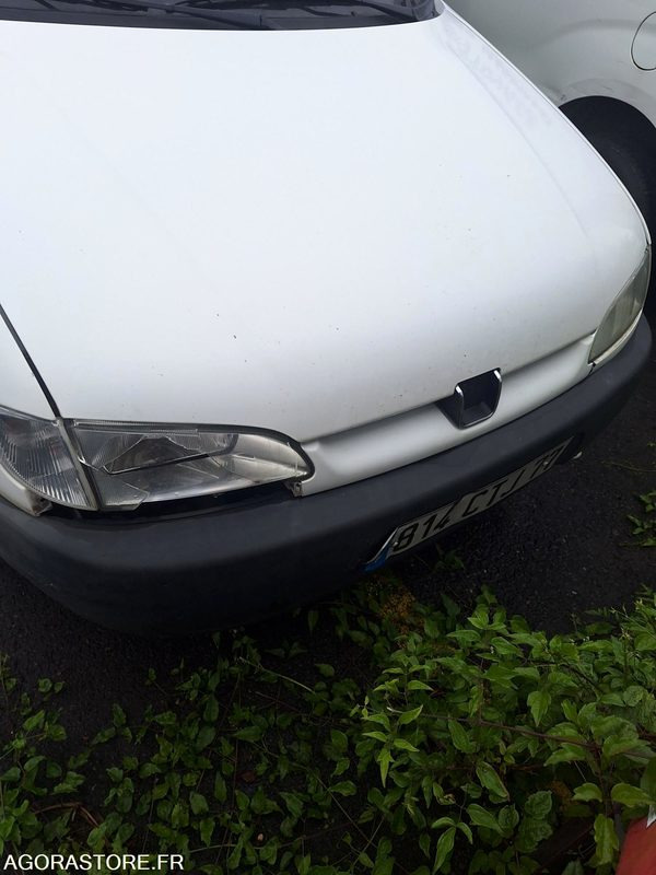 PEUGEOT PARTNER - 2002 - 156627 Kms - Small van: picture 1 PEUGEOT PARTNER - 2002 - 156627 Kms - Small van: picture 1