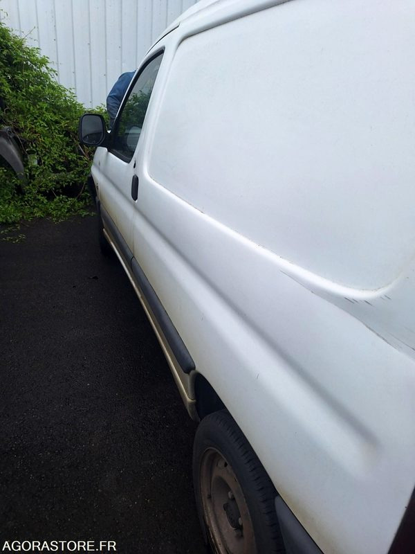 PEUGEOT PARTNER - 2002 - 156627 Kms - Small van: picture 3 PEUGEOT PARTNER - 2002 - 156627 Kms - Small van: picture 3