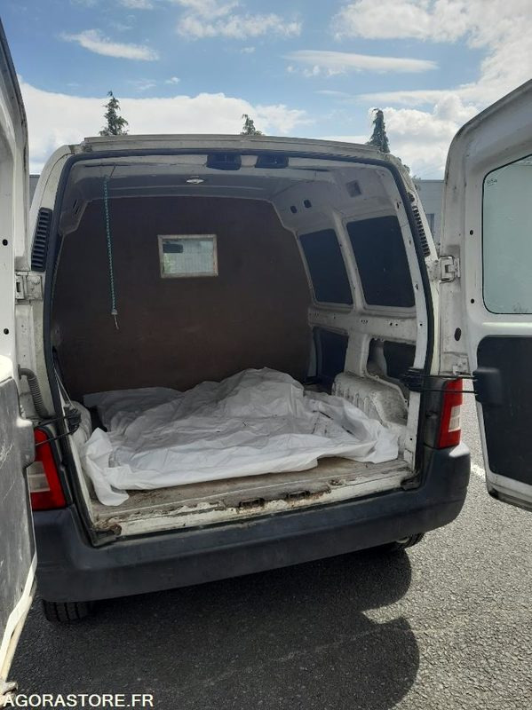 PEUGEOT PARTNER 2006 - Small van: picture 3 PEUGEOT PARTNER 2006 - Small van: picture 3
