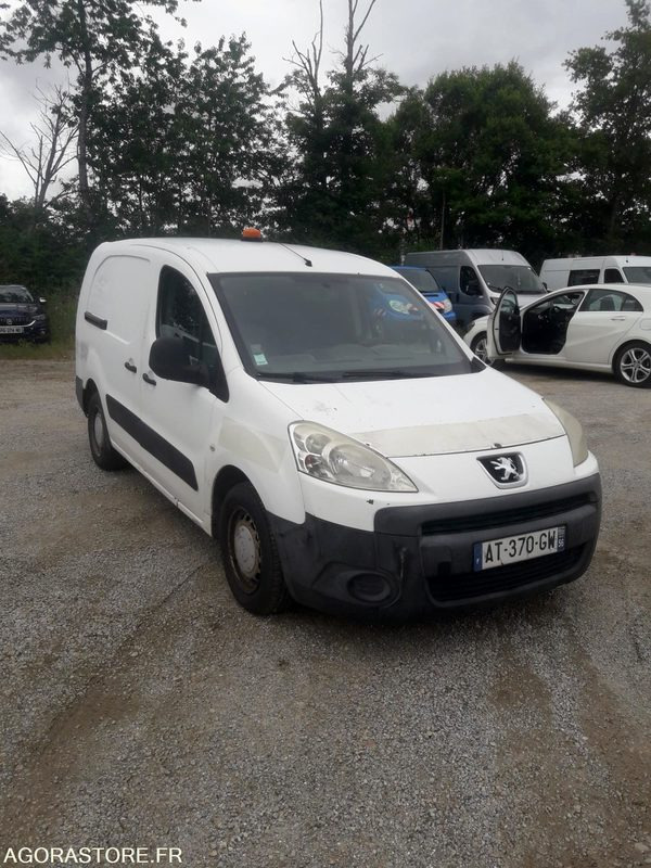 PEUGEOT PARTNER - 2010 / 379179 KM (AT370GW) - Small van: picture 3 PEUGEOT PARTNER - 2010 / 379179 KM (AT370GW) - Small van: picture 3