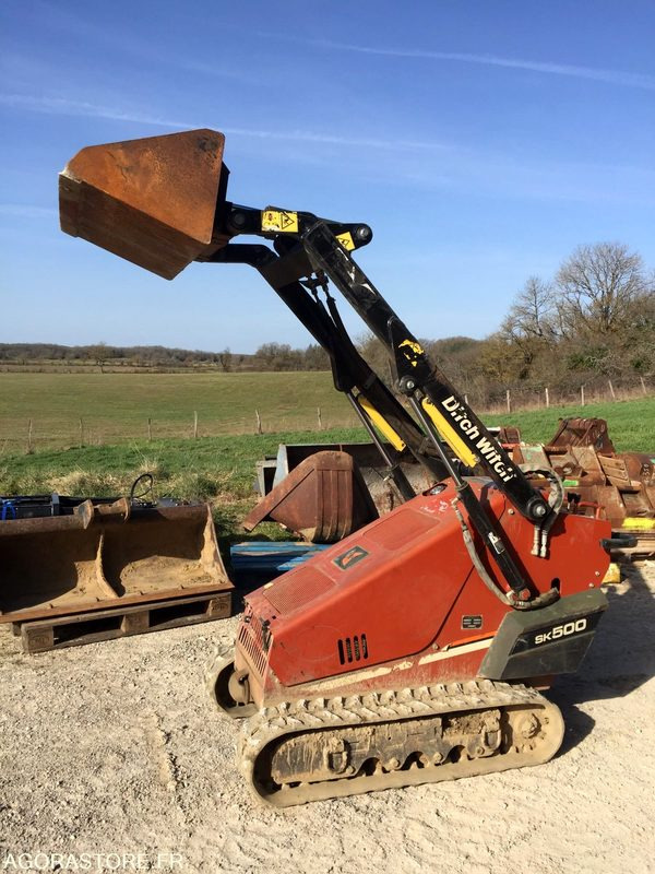 PORTE OUTILS à chenilles DITCH WITCH SK500 - Loader: picture 2 PORTE OUTILS à chenilles DITCH WITCH SK500 - Loader: picture 2