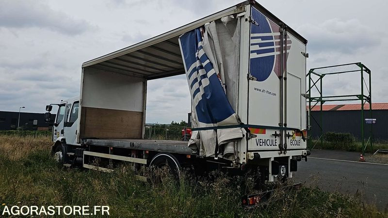 PORTEUR BACHE RENAULT MIDLUM - 2009 - 476000kms - Curtainsider truck: picture 3 PORTEUR BACHE RENAULT MIDLUM - 2009 - 476000kms - Curtainsider truck: picture 3