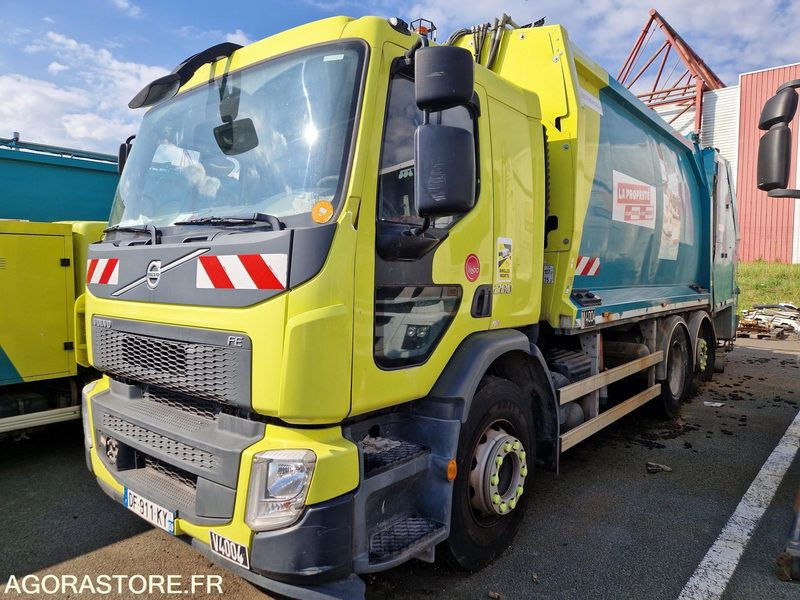 PORTEUR BOM 26T VOLVO GEESINK- 121117 KM - 2014 (4004) - Garbage truck: picture 1 PORTEUR BOM 26T VOLVO GEESINK- 121117 KM - 2014 (4004) - Garbage truck: picture 1