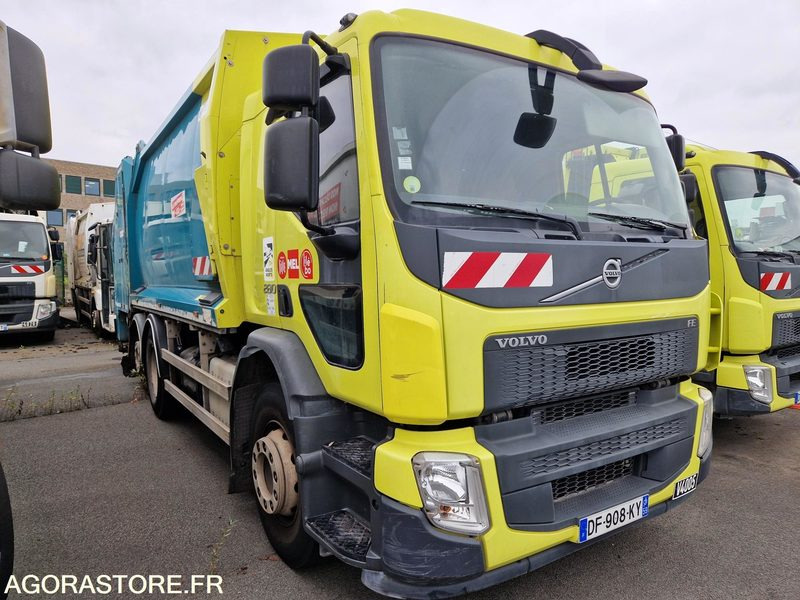 PORTEUR BOM 26T VOLVO GEESINK (C4005) 2014 (120579 KMS) - Garbage truck: picture 1 PORTEUR BOM 26T VOLVO GEESINK (C4005) 2014 (120579 KMS) - Garbage truck: picture 1