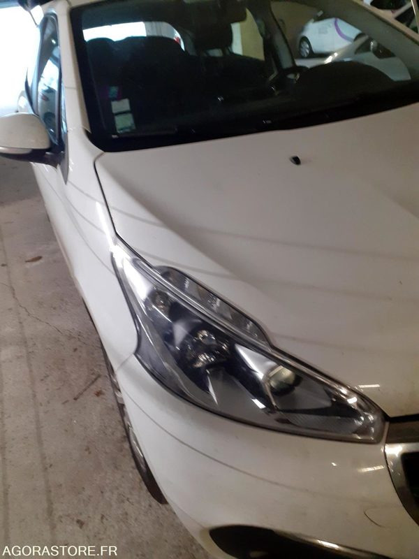 Peugeot 208 - 2015 - 195014kms - Car: picture 3 Peugeot 208 - 2015 - 195014kms - Car: picture 3