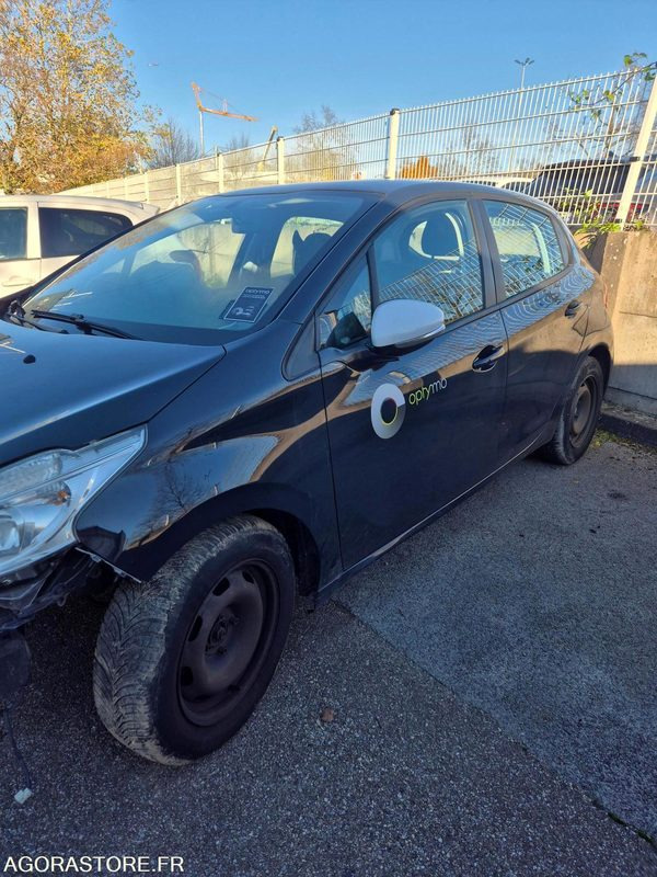Peugeot 208 accidenté - EY-163-PP - Car: picture 5 Peugeot 208 accidenté - EY-163-PP - Car: picture 5
