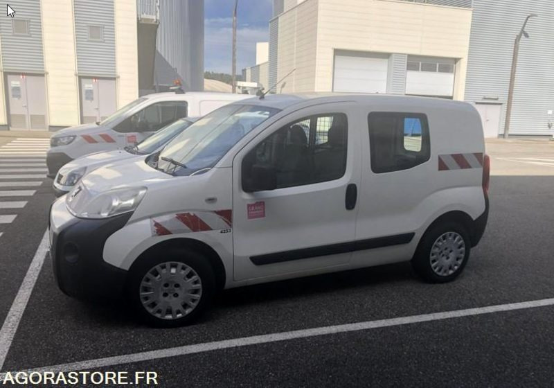 Peugeot BIPPER diesel de 2014 (réf. interne 4253) - Small van: picture 1 Peugeot BIPPER diesel de 2014 (réf. interne 4253) - Small van: picture 1
