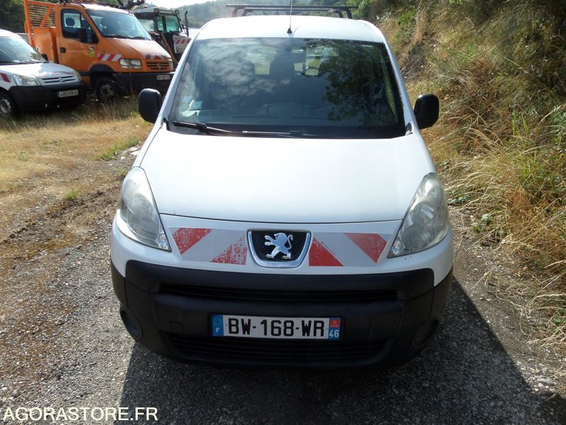 Peugeot Partner -2011 - 182000km (BW-168-WR) - Small van: picture 4 Peugeot Partner -2011 - 182000km (BW-168-WR) - Small van: picture 4